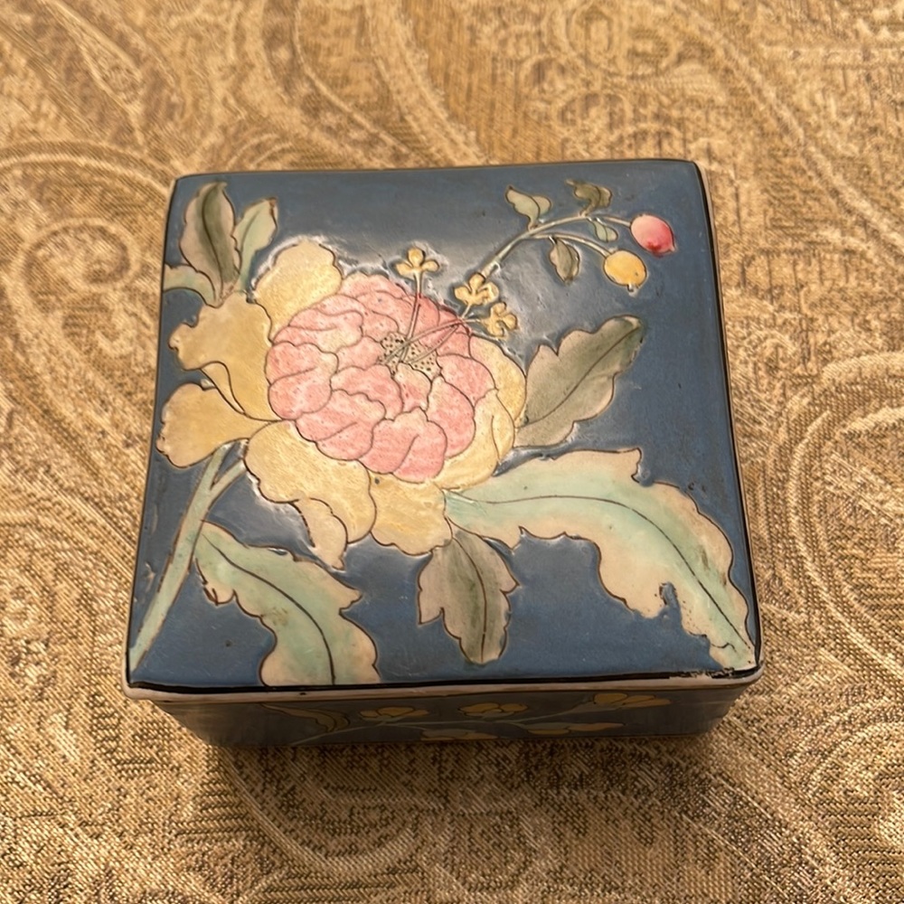H.F.P. Macau Trinket box
